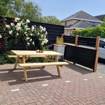 Modern Spacious Within Walking Distance Of The North Sea In * De Koog (Texel)