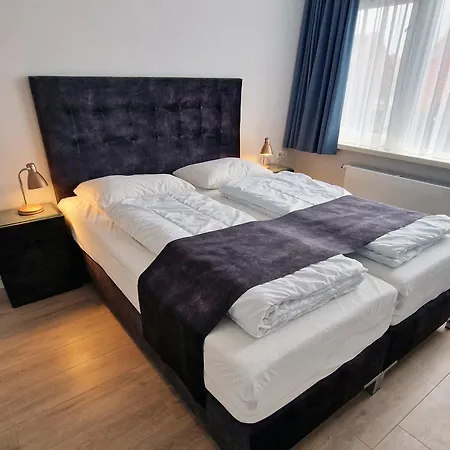 Modern Spacious Within Walking Distance Of The North Sea In Prázdninový dům De Koog (Texel)