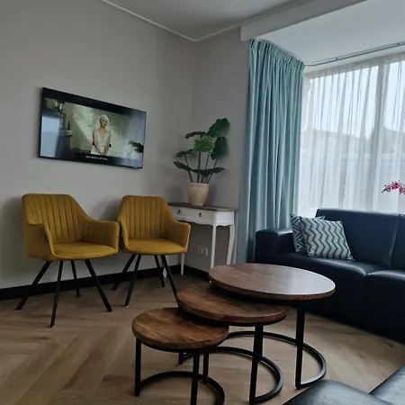 Prázdninový dům Modern Spacious Within Walking Distance Of The North Sea In De Koog (Texel)
