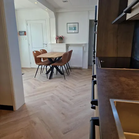 Modern Spacious Within Walking Distance Of The North Sea In *