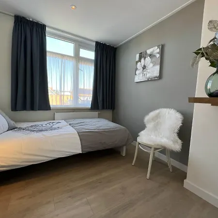 Ferienhaus Modern Spacious Within Walking Distance Of The North Sea In *