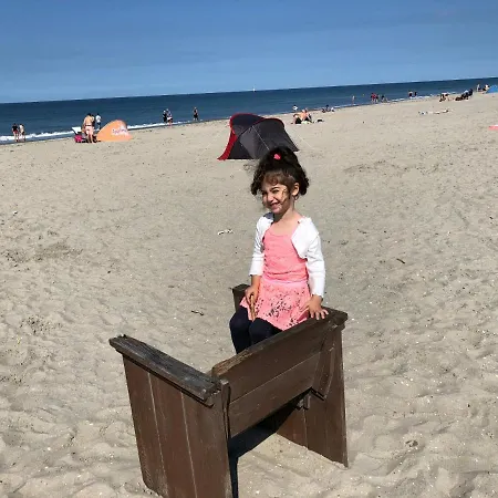 Modern Spacious Within Walking Distance Of The North Sea In Ferienhaus *