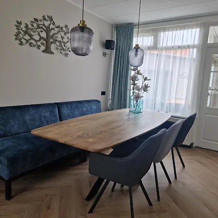 Modern Spacious Within Walking Distance Of The North Sea In Ferienhaus *